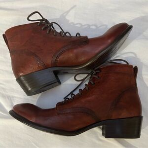 FRYE Carson Lace Up Boots - Cognac - Size 9